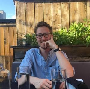 Meet your Posher, Simon